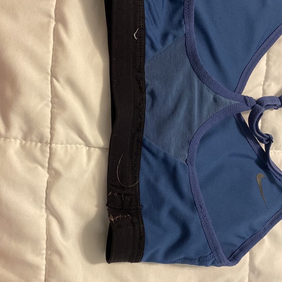 🏃🏻♀️ Nike Dri-Fit Sports Bra 🏃🏻♀️ - Picture 4 of 4
